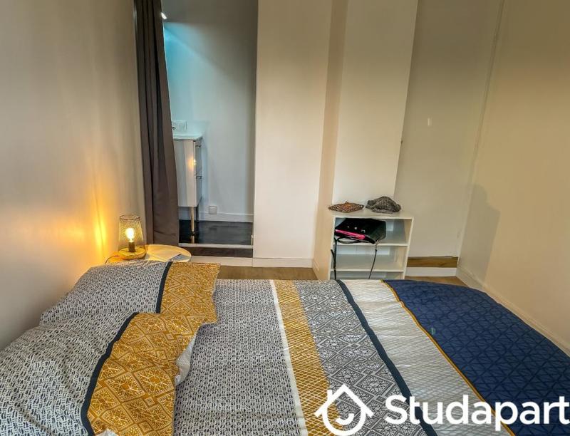 Chambre - 13 m² - 1 pièce