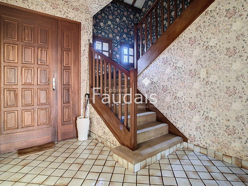 Maison - 217 m² - 7 pièces