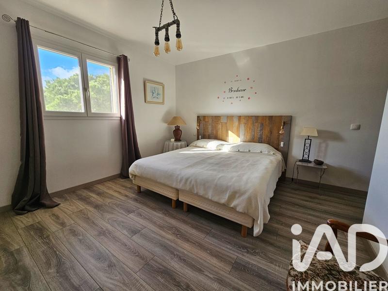 Maison - 255 m² - 9 pièces