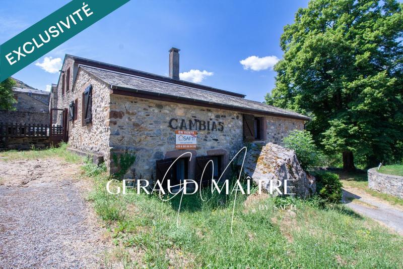 Maison - 1 080 m² - 90 pièces