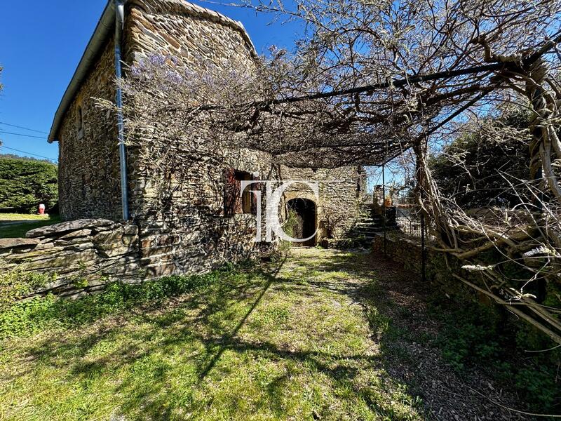 Maison en pierre - 147 m² - 7 pièces