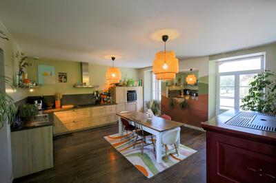 Local commercial - 165 m² - 8 pièces