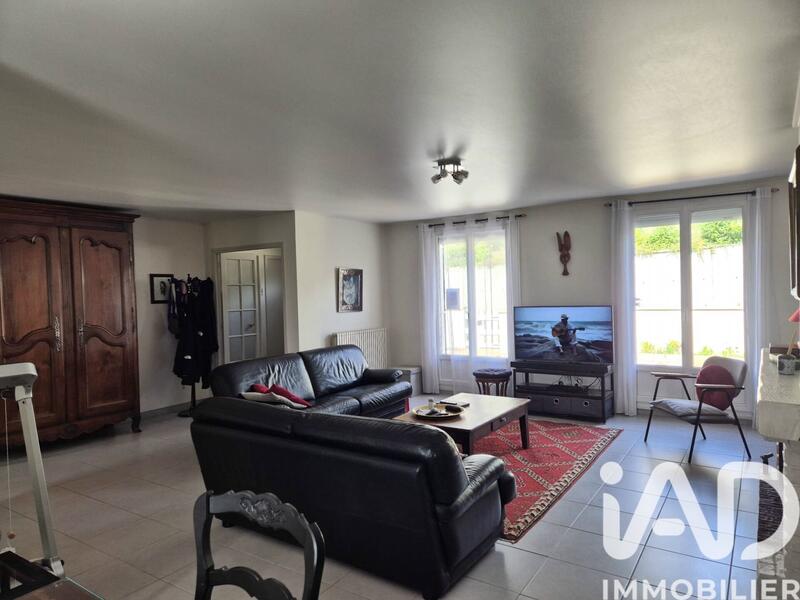 Maison - 204 m² - 8 pièces