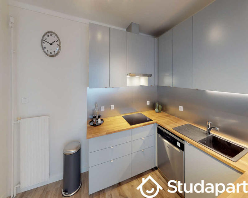 Chambre - 140 m² - 1 pièce