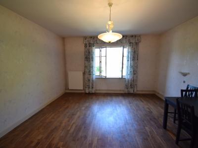 Maison - 229 m² - 9 pièces