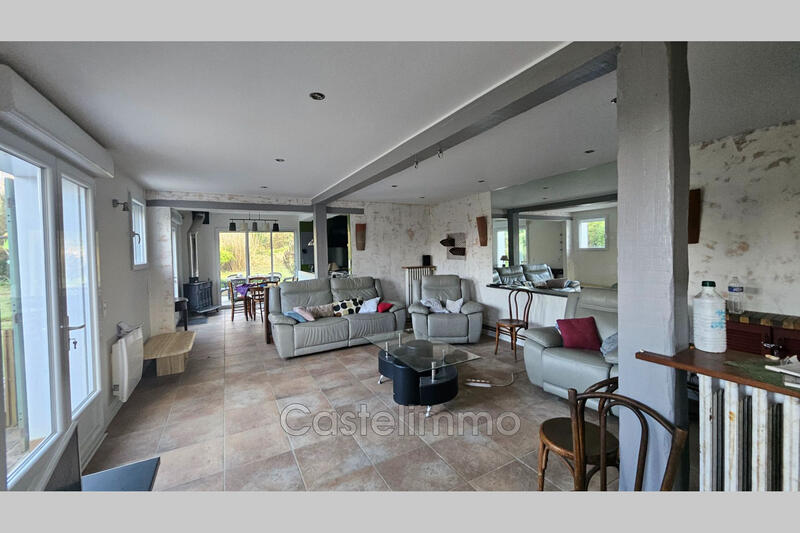 Maison - 213 m² - 5 pièces