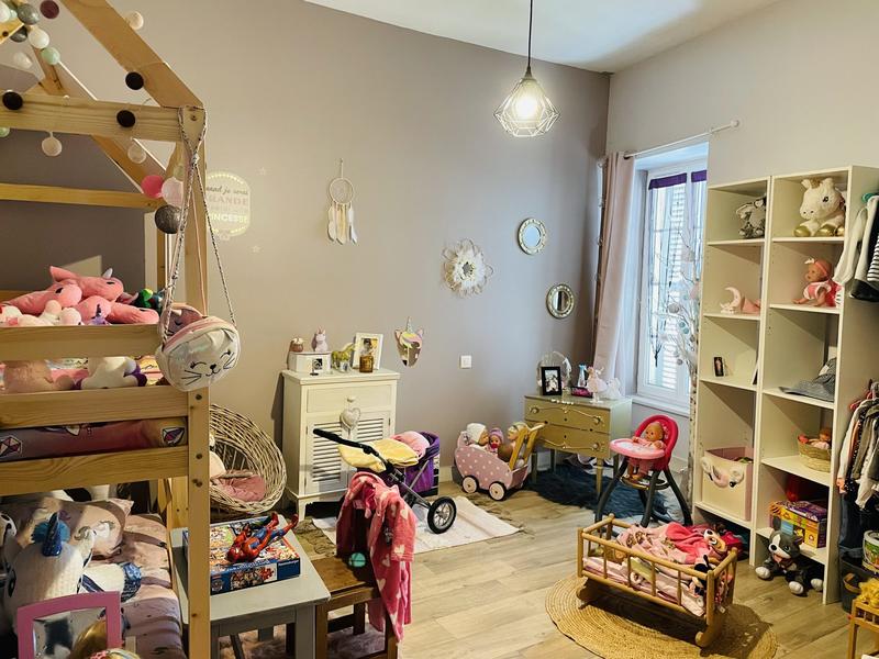 Maison - 220 m² - 8 pièces