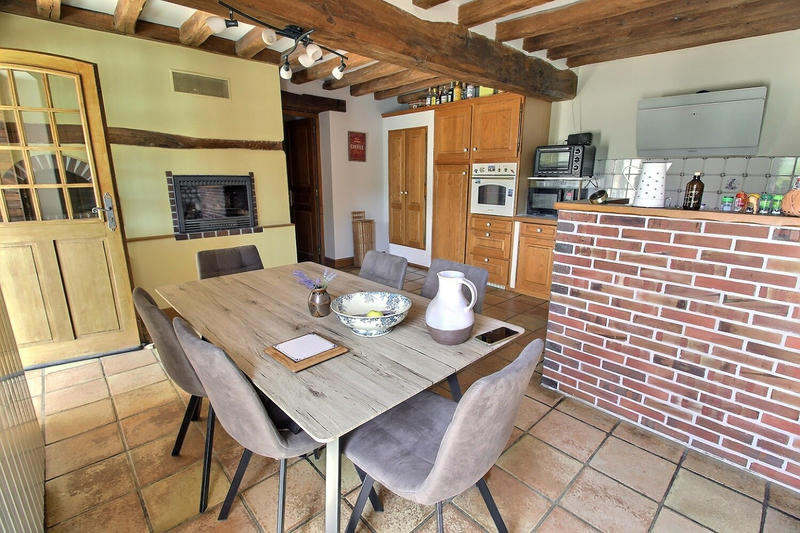 Demeure - 201 m² - 9 pièces