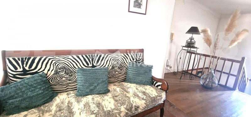 Maison - 220 m² - 7 pièces