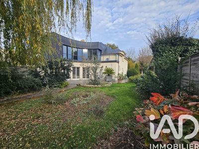 Maison - 247 m² - 5 pièces