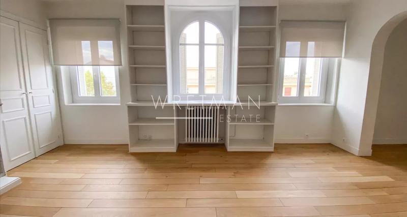 Appartement - 190 m² - 6 pièces