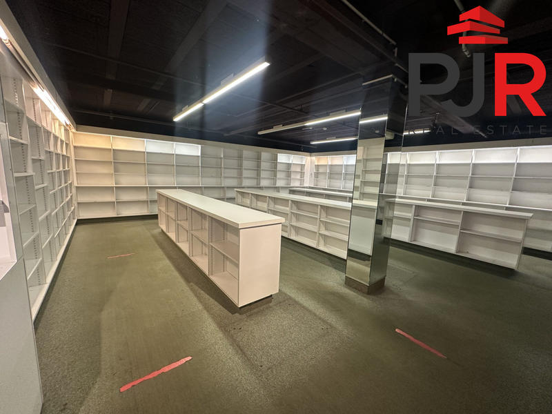 Local commercial - 1 620 m²