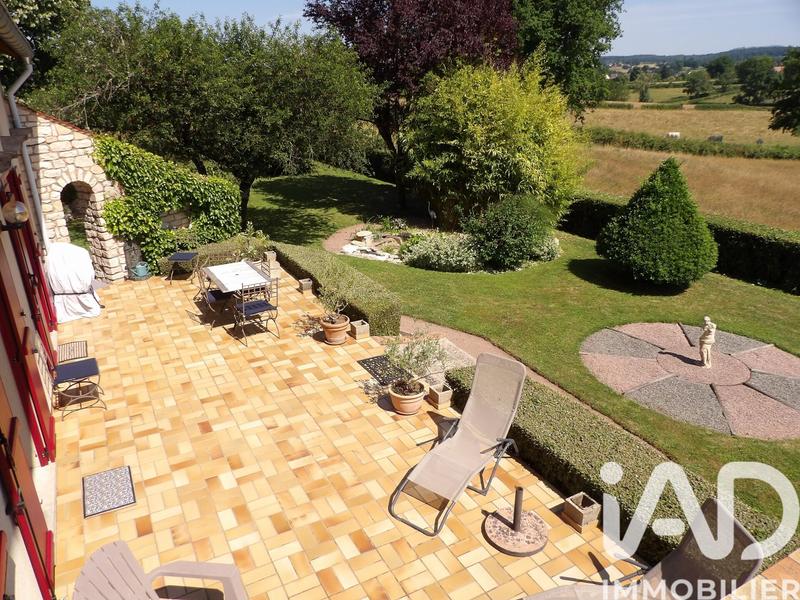 Maison - 202 m² - 8 pièces