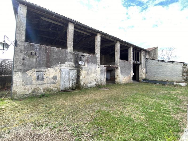 Maison - 654 m² - 11 pièces