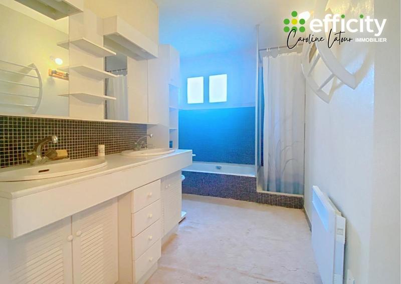 Maison - 310 m² - 6 pièces