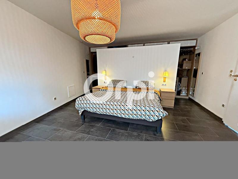 Maison - 215 m² - 6 pièces