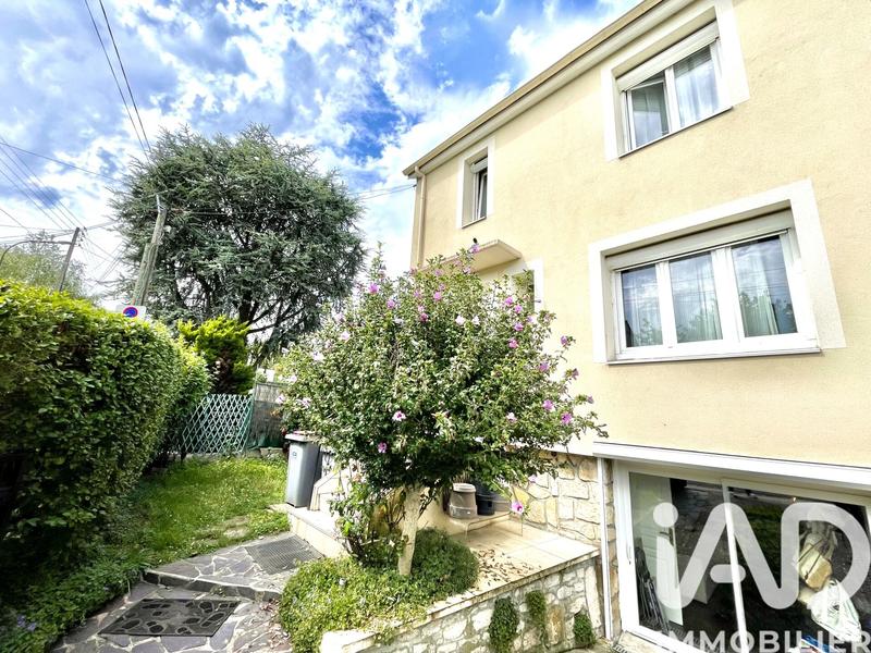 Maison - 95 m² - 6 pièces