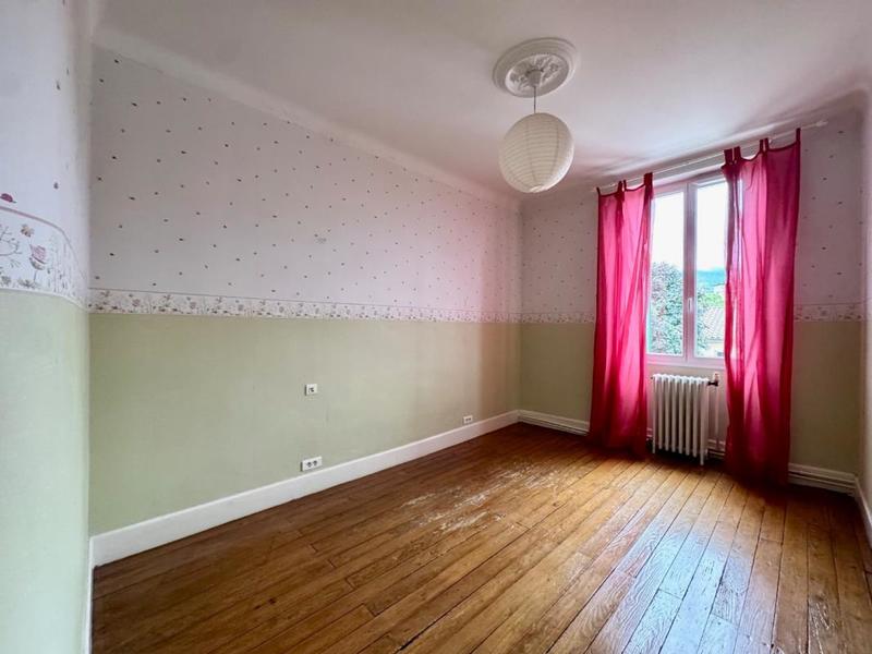 Maison - 217 m² - 9 pièces