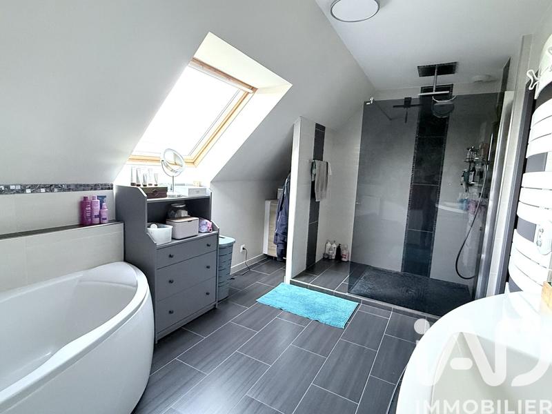 Maison - 140 m² - 5 pièces