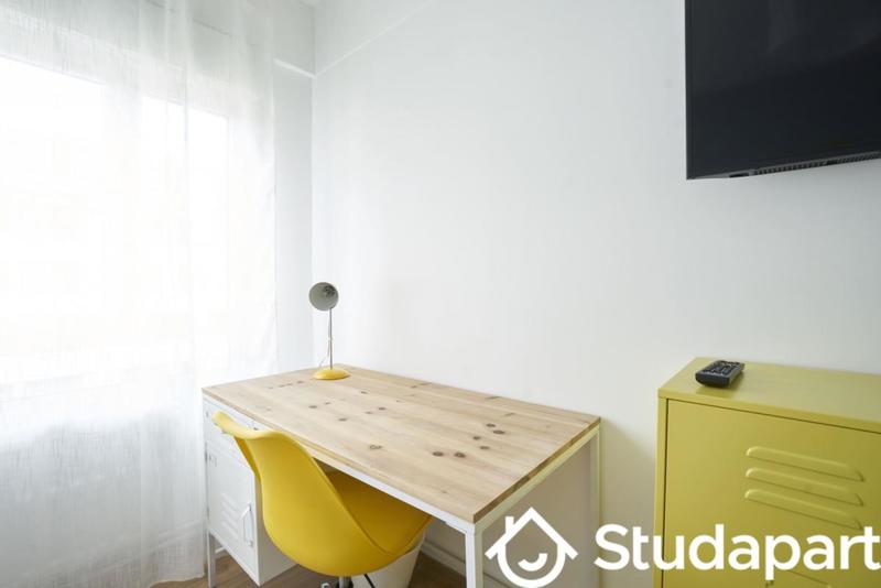 Chambre - 13 m² - 1 pièce