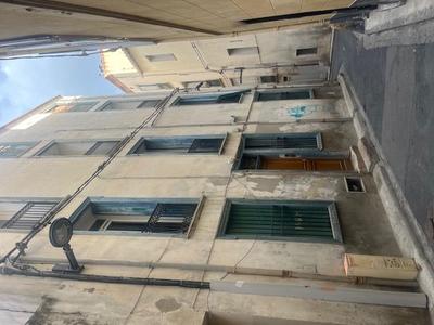 Immeuble - 130 m² - 5 pièces