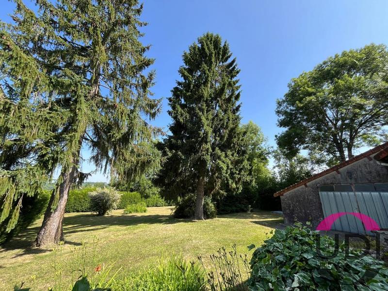 Maison - 220 m² - 5 pièces