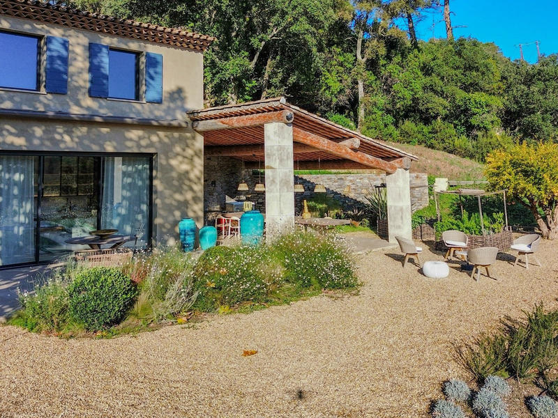 Maison traditionnelle - 245 m² - 5 pièces