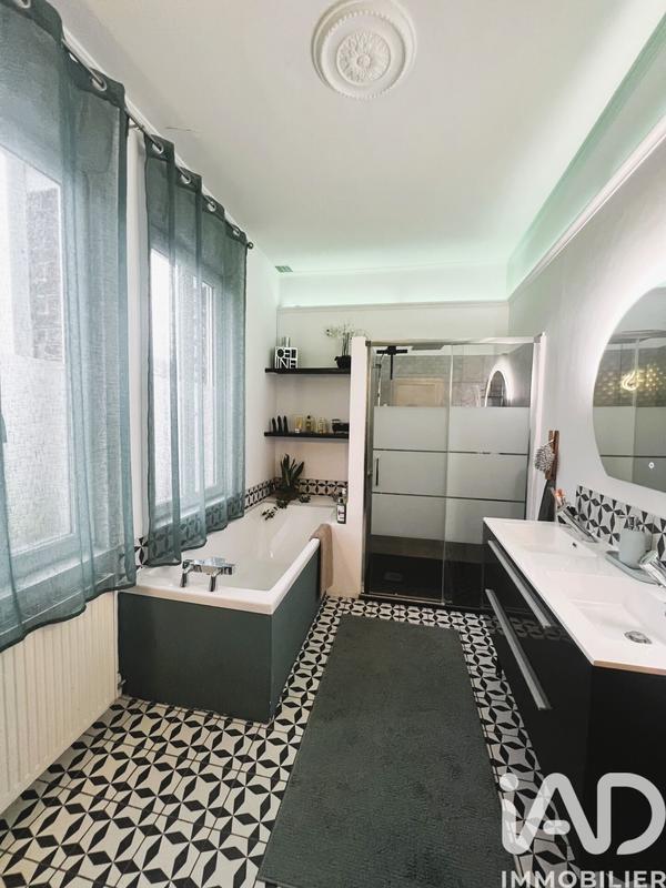 Maison - 188 m² - 8 pièces