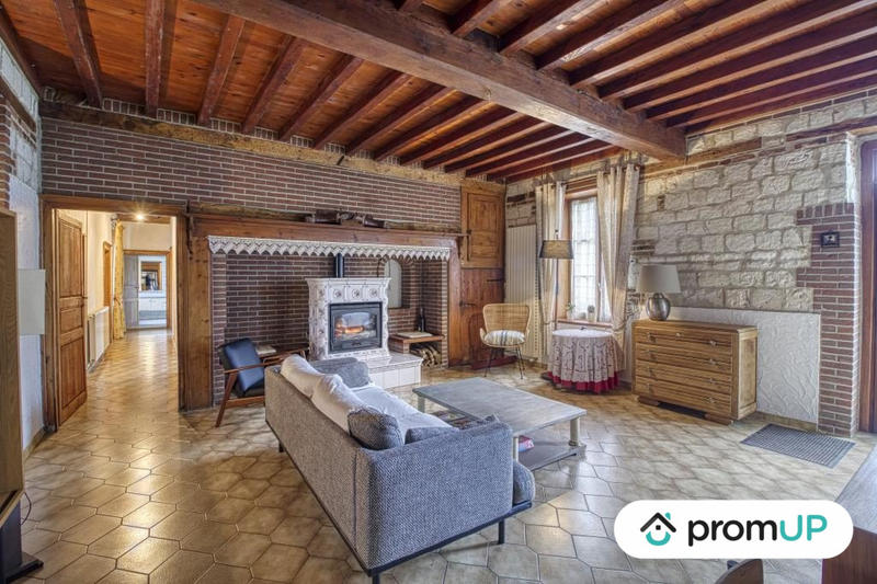 Maison traditionnelle - 295 m² - 7 pièces