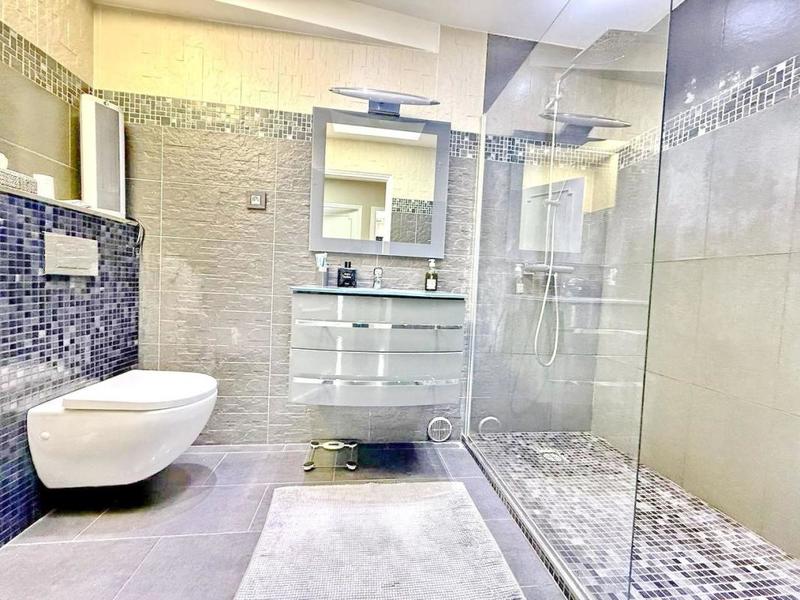 Appartement bourgeois - 146 m² - 4 pièces