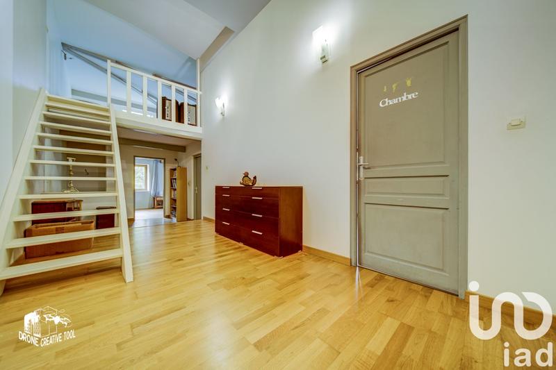 Maison - 227 m² - 8 pièces