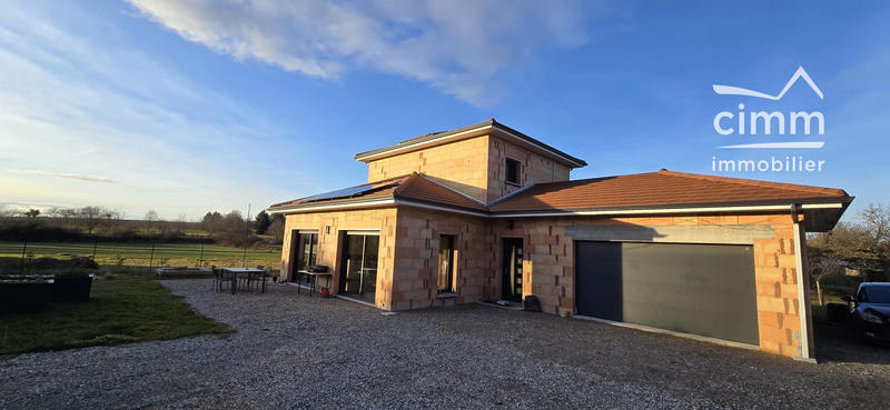 Villa - 111 m² - 4 pièces