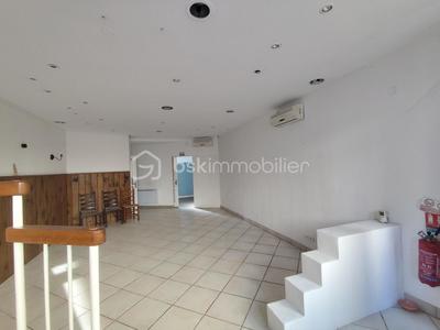 Immeuble - 140 m² - 7 pièces