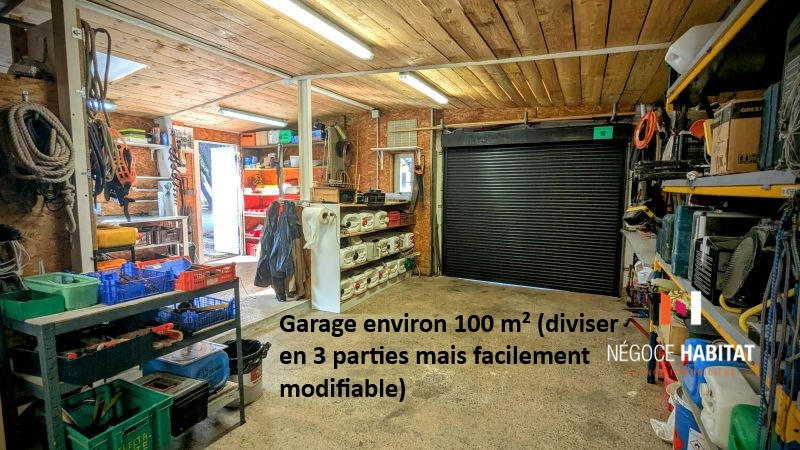 Maison - 235 m² - 10 pièces