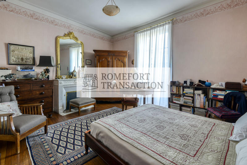 Maison - 214 m² - 10 pièces