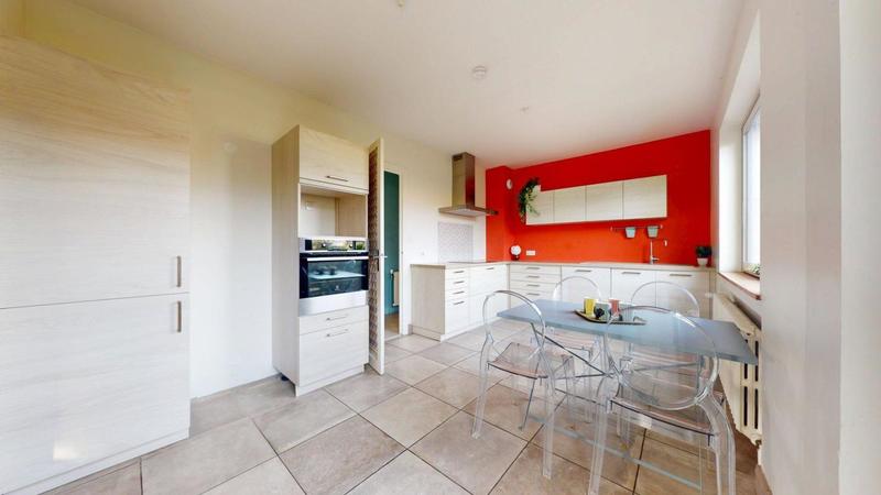 Maison - 225 m² - 8 pièces