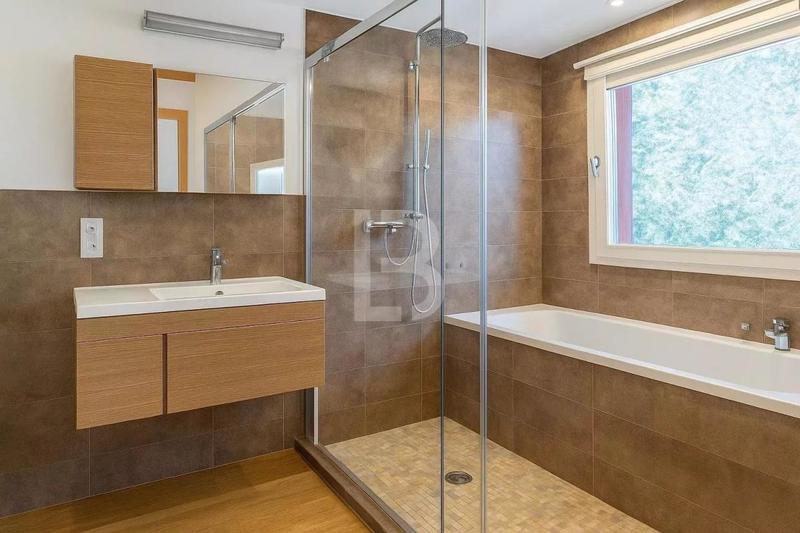 Villa - 180 m² - 6 pièces