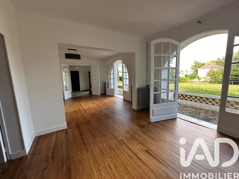 Maison de village - 220 m² - 7 pièces