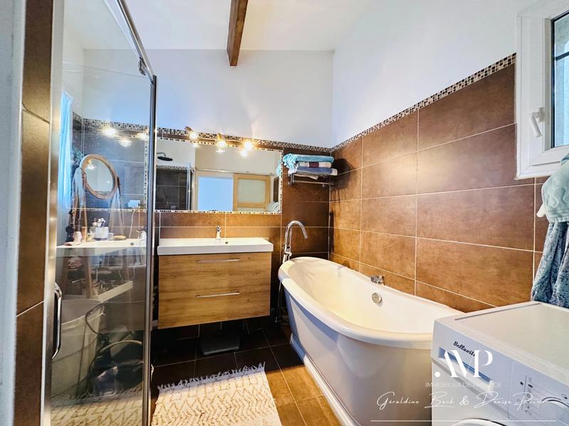 Propriété - 180 m² - 5 pièces