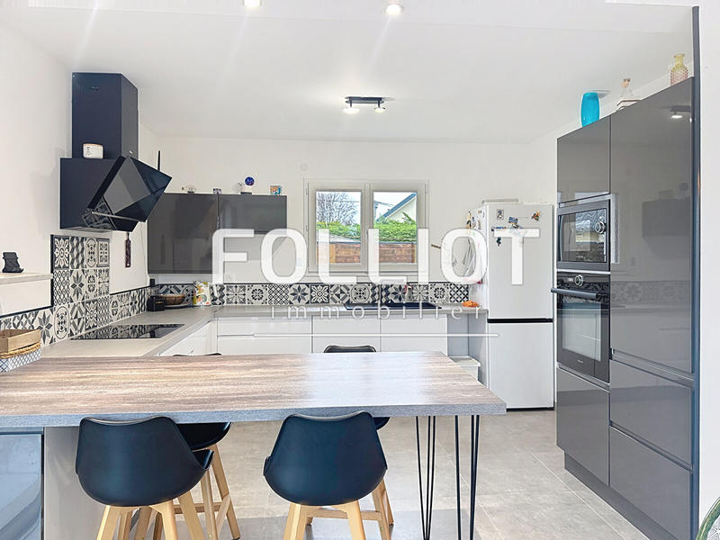 Maison - 144 m² - 5 pièces