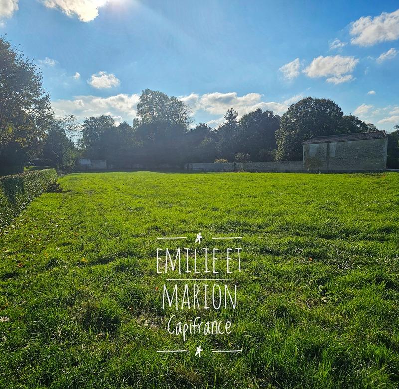 Terrain constructible - 1 400 m²