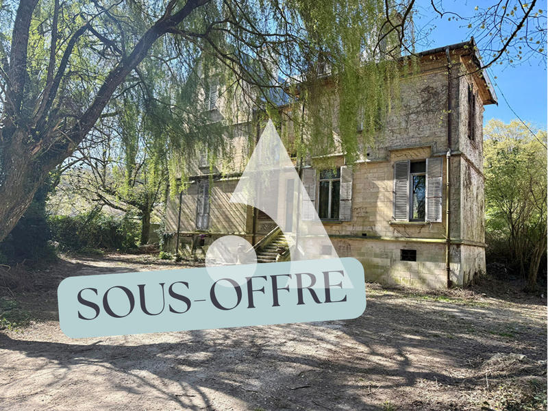 Demeure - 264 m² - 12 pièces