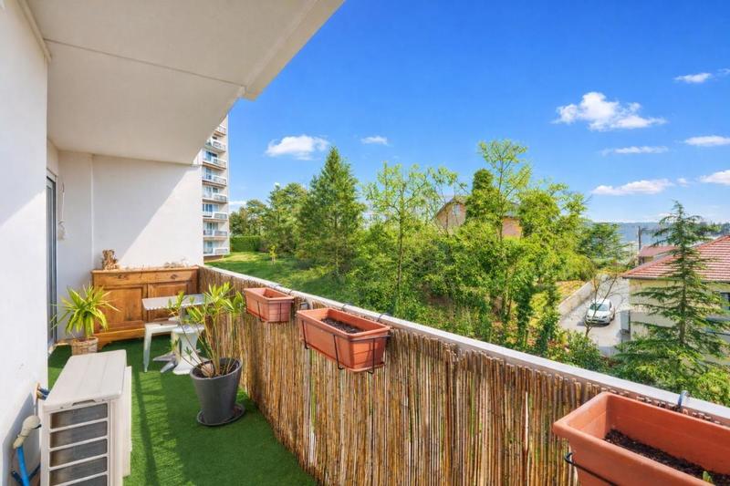 Appartement - 104 m² - 5 pièces