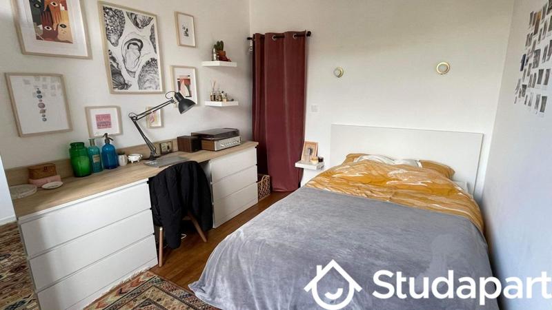 Chambre - 11 m² - 1 pièce