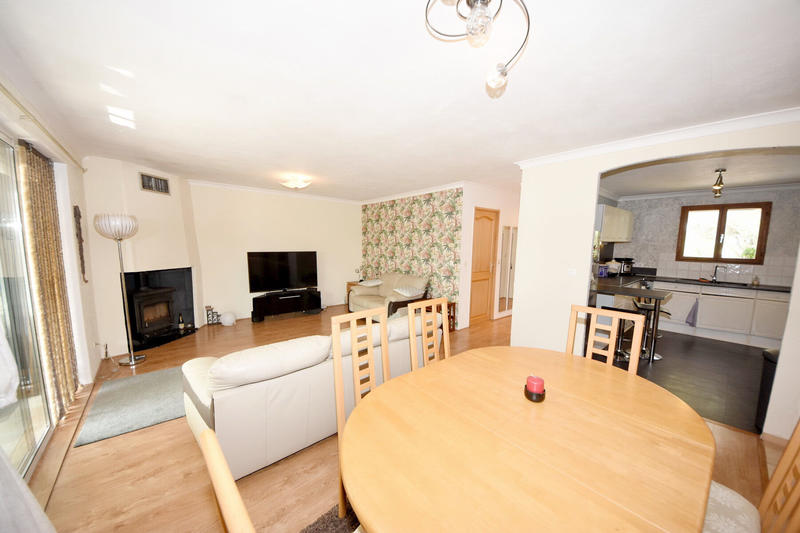 Maison - 92 m² - 4 pièces