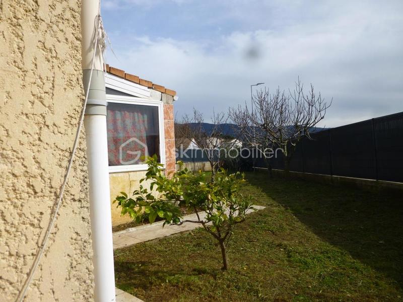 Maison traditionnelle - 90 m² - 4 pièces