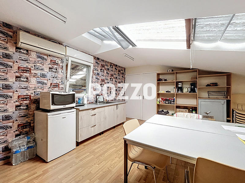 Local d'activité / Entrepôt - 800 m²