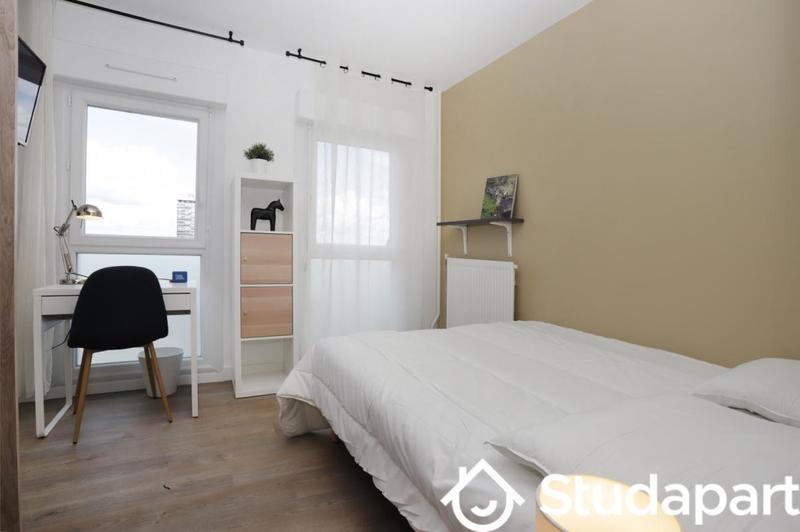 Chambre - 11 m² - 1 pièce