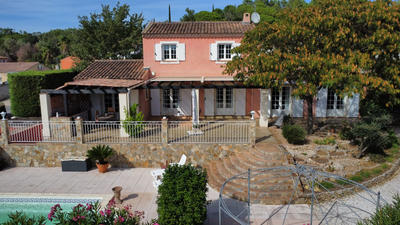 Villa - 145 m² - 6 pièces