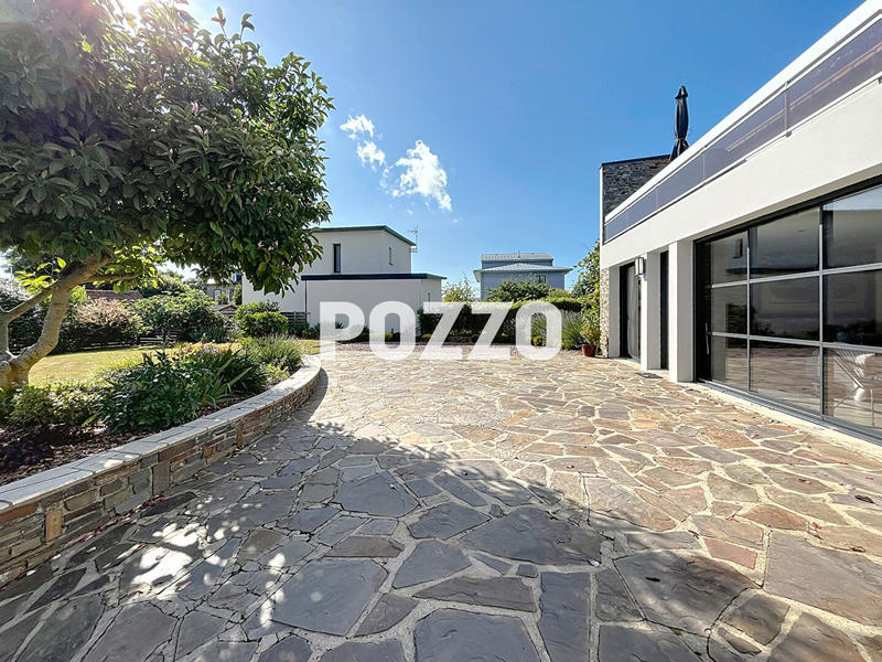 Maison - 286 m² - 7 pièces